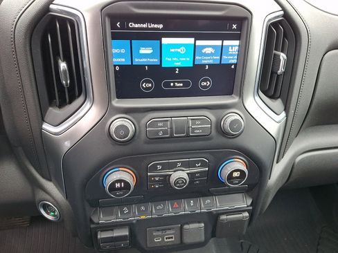 Used 2022 Chevrolet Silverado 1500 LT image 15