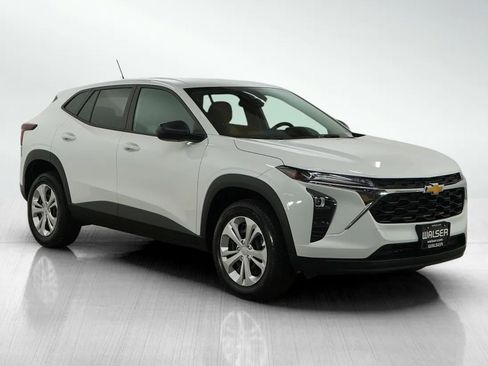 Used 2024 Chevrolet Trax LS image 7