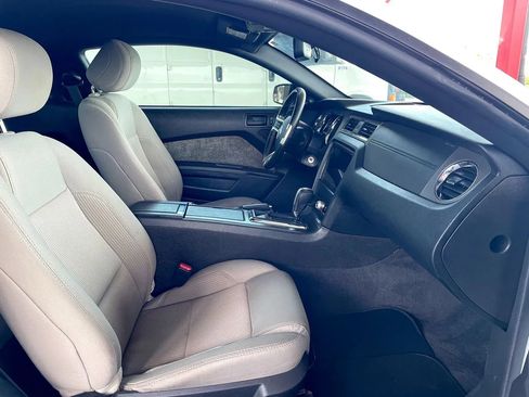 Used 2013 Ford Mustang Coupe RWD image 12