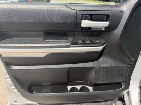 Used 2017 Toyota Tundra SR5 AWD/4WD image 10