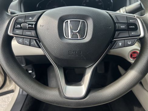 Used 2018 Honda Accord LX image 9