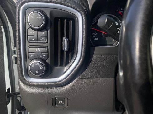 Used 2022 Chevrolet Silverado 1500 LT image 45