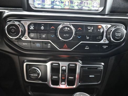 Used 2021 Jeep Wrangler Unlimited Sahara w/ Cold Weather Group image 20