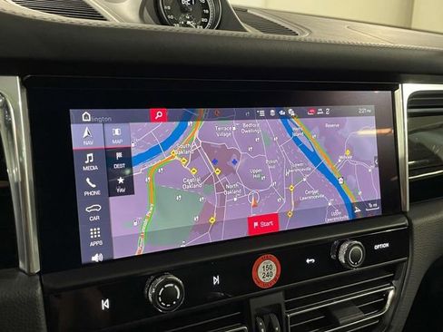 Certified 2025 Porsche Macan Turbo image 31