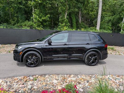 Certified 2024 Volkswagen Tiguan SE R-Line AWD/4WD image 2