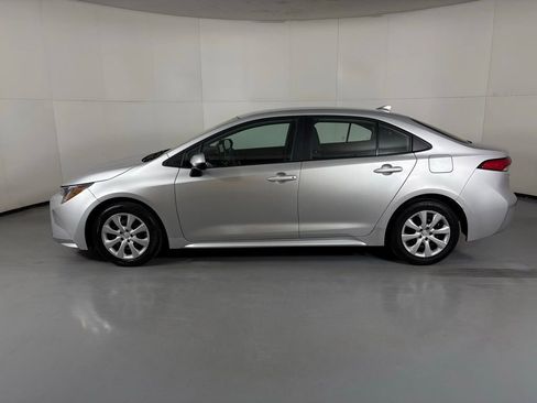 Used 2023 Toyota Corolla LE FWD image 5