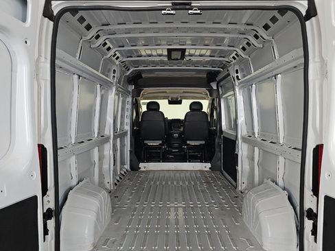 Used 2026 RAM ProMaster 2500 w/ Convenience Group FWD image 9