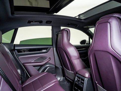 Certified 2025 Porsche Macan 4S Electric AWD/4WD image 16