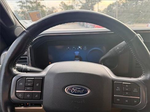 Used 2023 Ford F350 Lariat w/ Chrome Package image 9