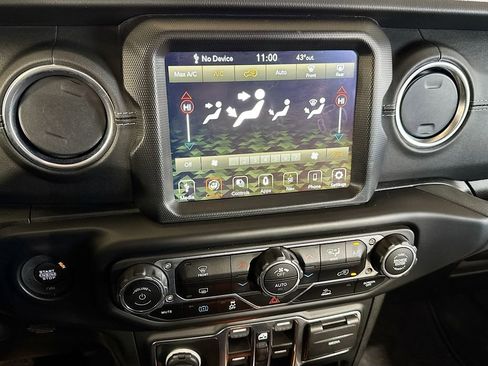 Used 2023 Jeep Wrangler Unlimited Sahara AWD/4WD image 22