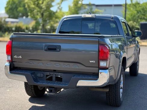 Used 2019 Toyota Tacoma SR5 AWD/4WD image 5