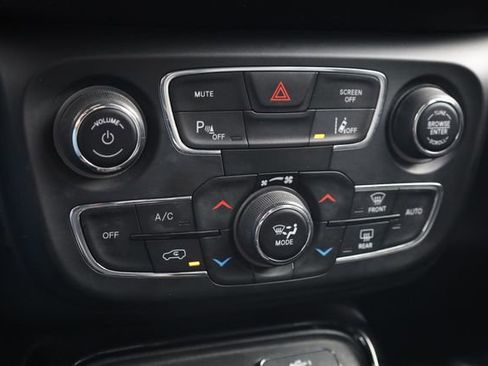 Certified 2021 Jeep Compass Limited image 18