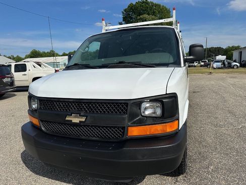 Used 2014 Chevrolet Express 2500 RWD image 13