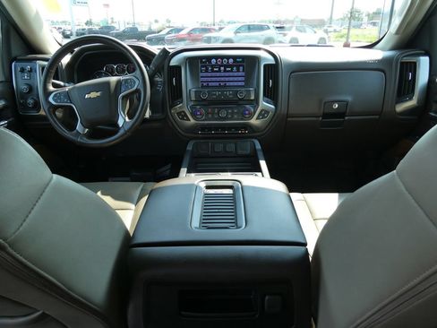 Used 2018 Chevrolet Silverado 1500 LTZ w/ High Desert Package AWD/4WD image 20