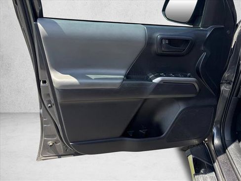 Certified 2020 Toyota Tacoma SR5 RWD image 11
