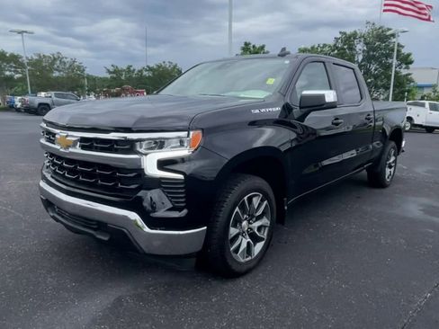 Used 2025 Chevrolet Silverado 1500 LT RWD image 4