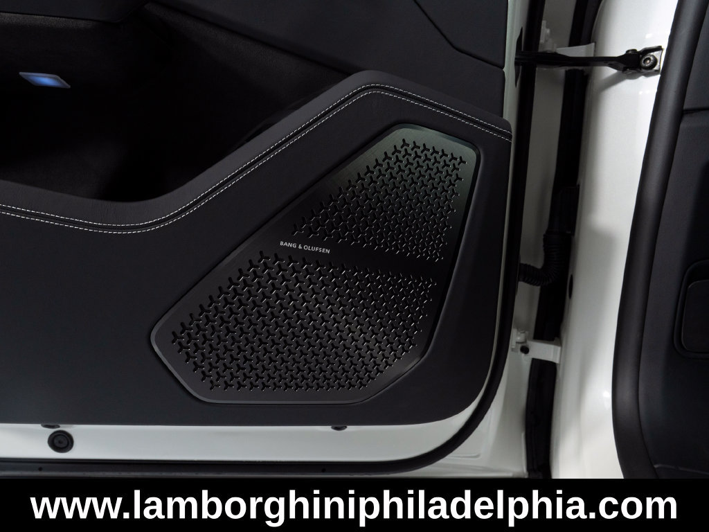 Used 2025 Lamborghini Urus S AWD/4WD image 12