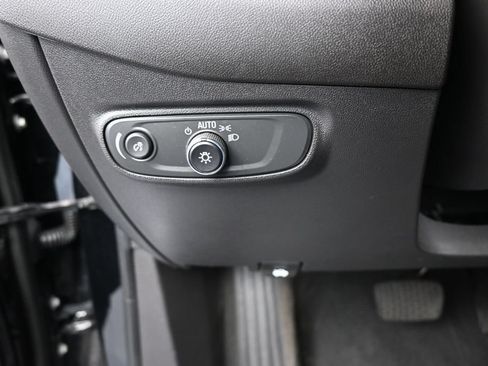 Used 2024 Chevrolet Equinox RS FWD image 31