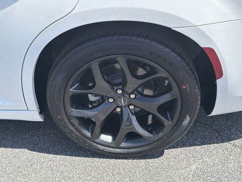 Used 2022 Chrysler 300 Touring w/ Sport Appearance Package RWD image 30