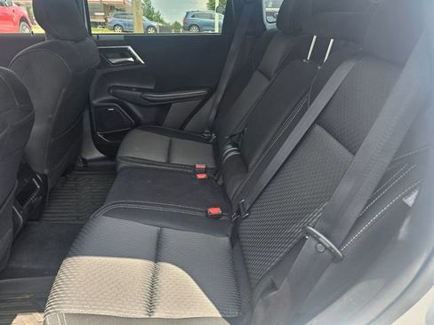 Used 2025 Mitsubishi Outlander ES FWD image 15