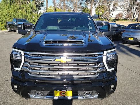 Used 2024 Chevrolet Silverado 2500 High Country w/ High Country Premium Package image 3
