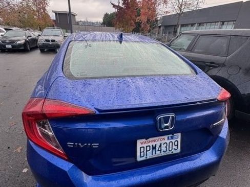 Used 2016 Honda Civic Touring image 6