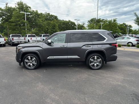 Used 2025 Toyota Sequoia Capstone AWD/4WD image 17