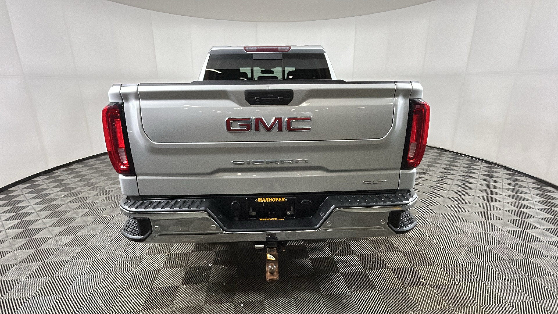Used 2019 GMC Sierra 1500 SLT w/ SLT Premium Plus Package AWD/4WD image 4