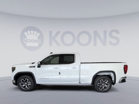 New 2026 GMC Sierra 1500 SLE image 2