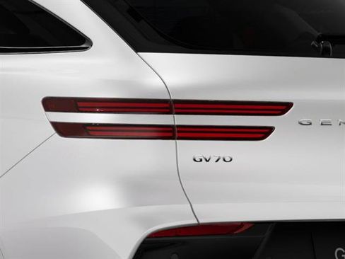 New 2026 Genesis GV70 2.5T Select image 10