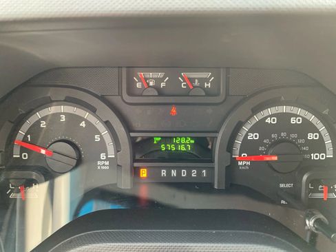 Used 2014 Ford E-150 and Econoline 150 Wagon w/ Power Windows & Locks Group image 11