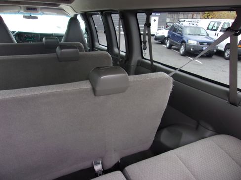 Used 2016 Chevrolet Express 3500 LT w/ LT Preferred Equipment Group image 18