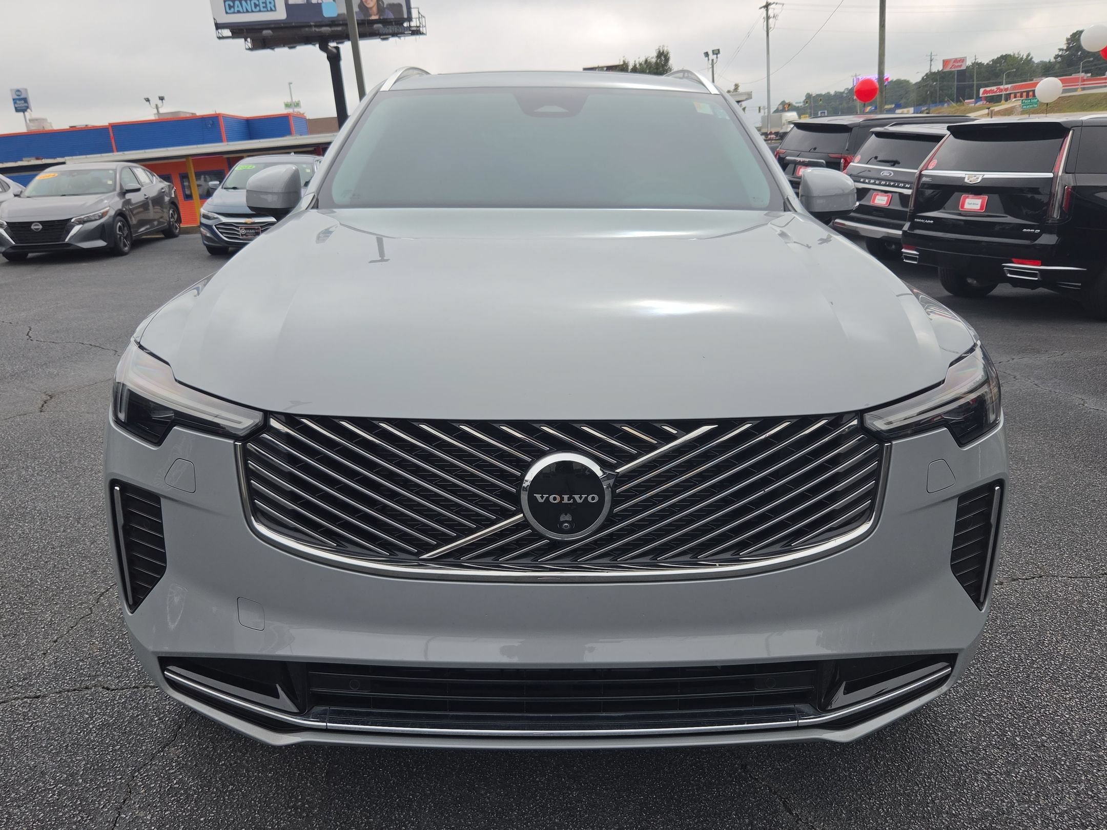 Used 2025 Volvo XC90 B5 Plus w/ Protection Package Premier AWD/4WD image 2