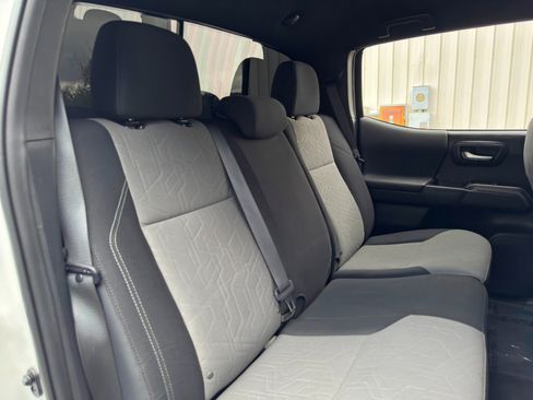 Used 2021 Toyota Tacoma TRD Sport w/ Technology Package RWD image 33