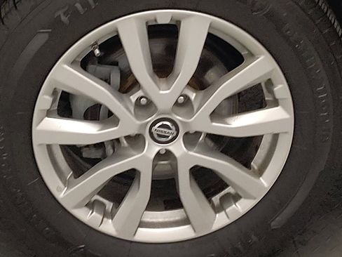 Used 2020 Nissan Rogue SV FWD image 31