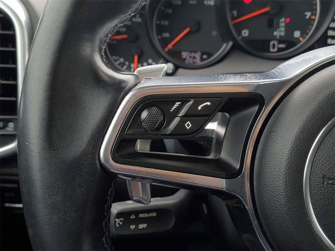 Used 2016 Porsche Cayenne image 17