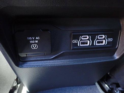 Used 2023 Jeep Grand Cherokee Altitude AWD/4WD image 11