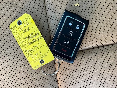 New 2026 Jeep Grand Cherokee Summit w/ Obsidian Package image 33