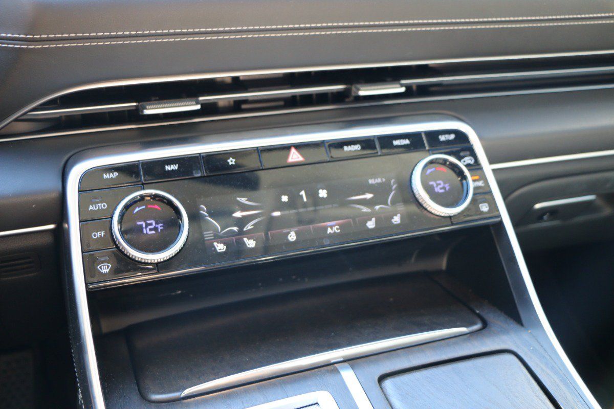 Used 2022 Genesis GV80 3.5T Prestige Signature AWD/4WD image 26