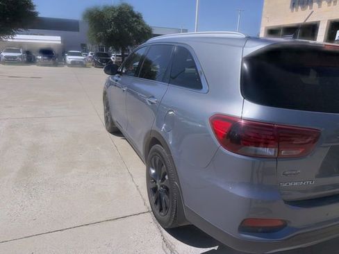 Used 2020 Kia Sorento EX FWD image 9