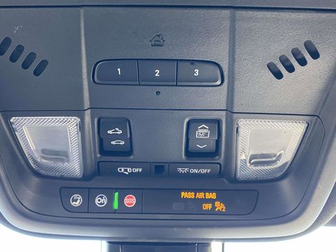 Used 2023 Cadillac XT6 Luxury image 30