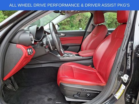 Used 2021 Alfa Romeo Giulia Ti w/ Nero Edizione AWD/4WD image 13