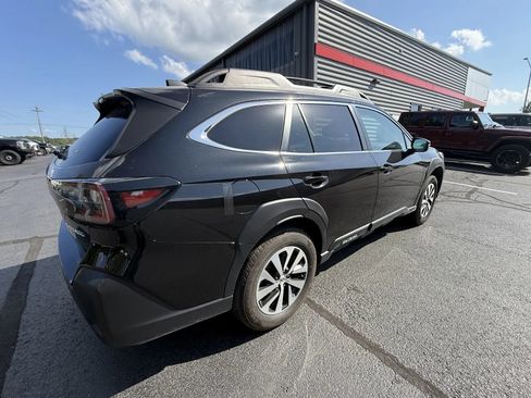 Used 2023 Subaru Outback Premium AWD/4WD image 16