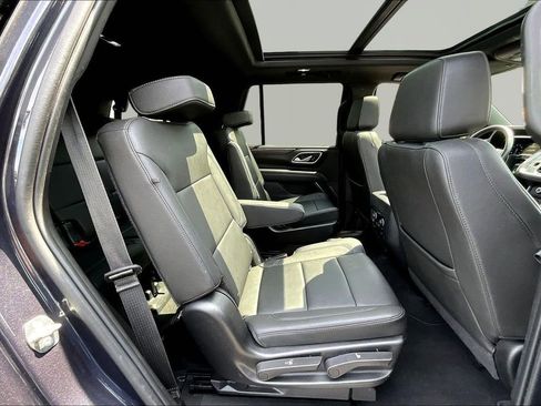 Used 2022 Chevrolet Tahoe Z71 w/ Luxury Package AWD/4WD image 23