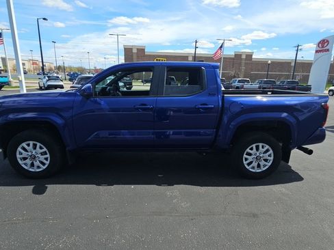 Certified 2024 Toyota Tacoma SR5 AWD/4WD image 6