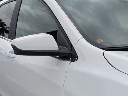 Used 2024 Chevrolet Equinox LT image 11