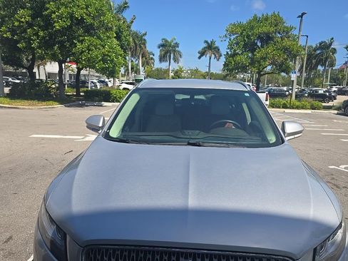 Used 2019 Lincoln MKC Premiere image 17