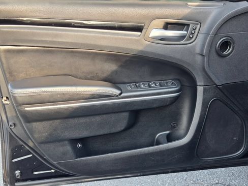 Used 2018 Chrysler 300 S w/ 300S Premium Group 2 RWD image 20