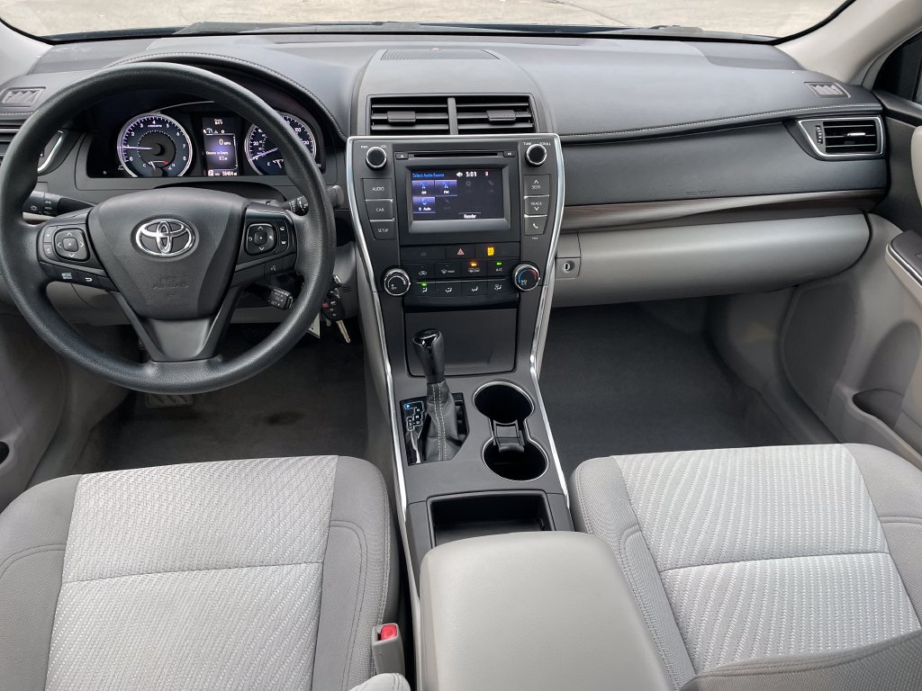 Used 2016 Toyota Camry LE FWD image 15