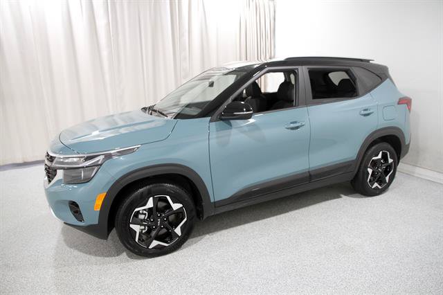 Used 2025 Kia Seltos S AWD/4WD image 3